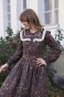 sukienka w stylu retro, cottagecore,  z podwójnym kołnierzem zakończona koronką i falbanką