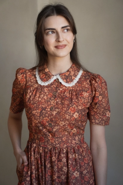 sukienka-rosalie-rude-kwiaty-styl-retro